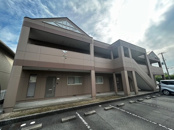 ミィーティアの物件外観写真